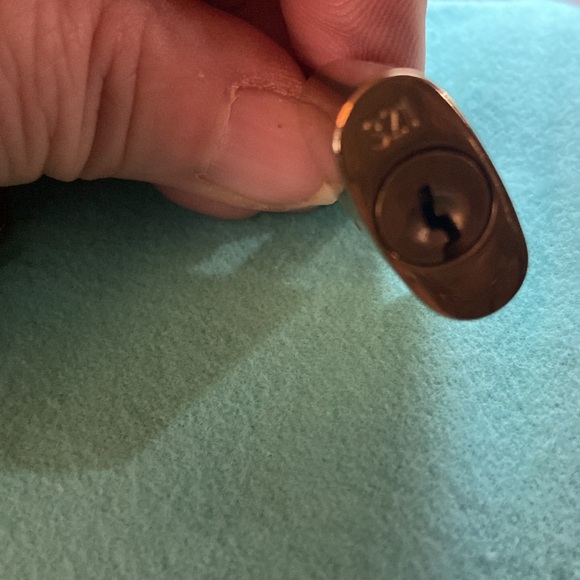 Louis Vuitton #321 Lock & key - Picture 3 of 5